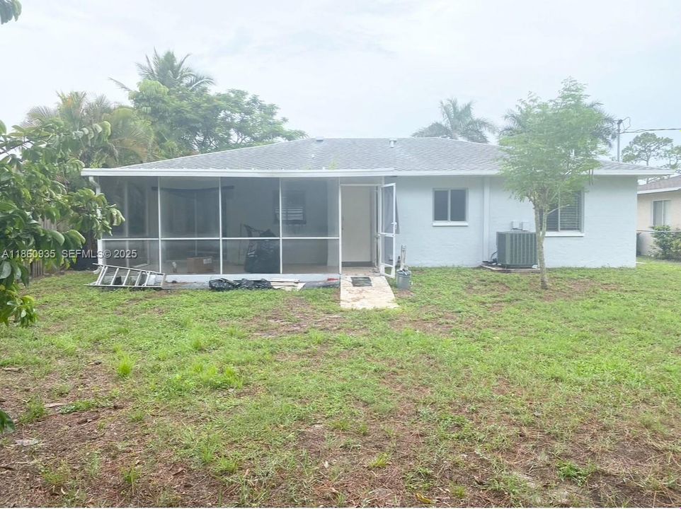 For Rent: $2,600 (3 beds, 2 baths, 1351 Square Feet)