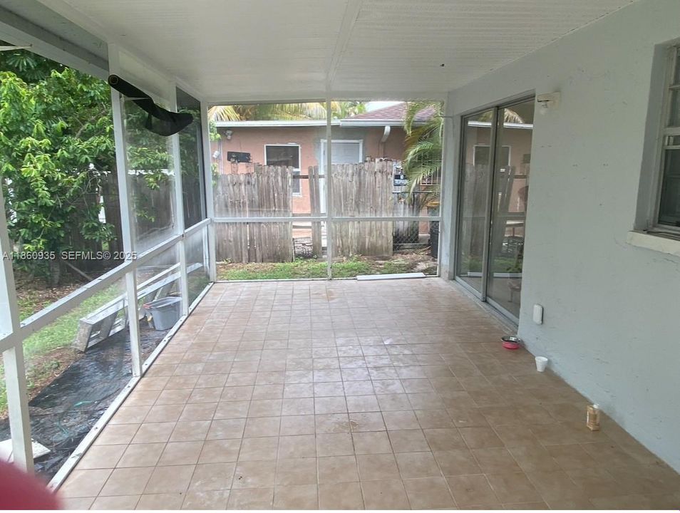 For Rent: $2,600 (3 beds, 2 baths, 1351 Square Feet)