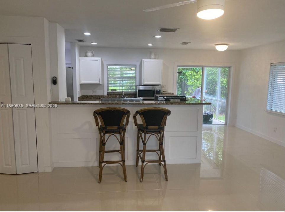 For Rent: $2,600 (3 beds, 2 baths, 1351 Square Feet)