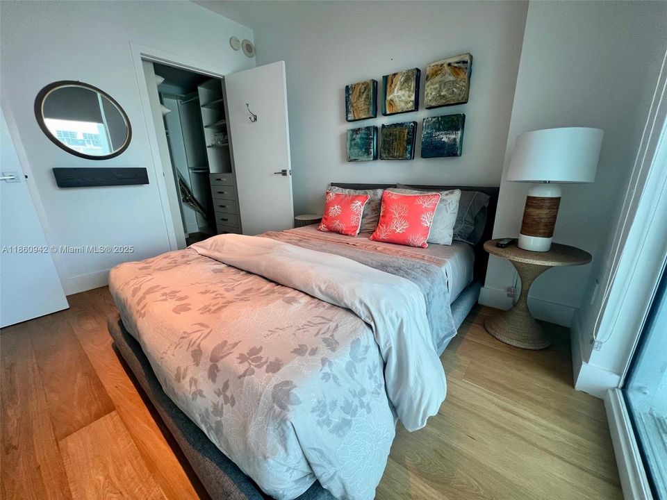 合同活跃: $10,500 (3 贝兹, 3 浴室, 1525 平方英尺)