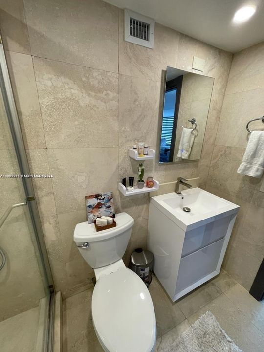 待售: $660,000 (2 贝兹, 2 浴室, 1360 平方英尺)