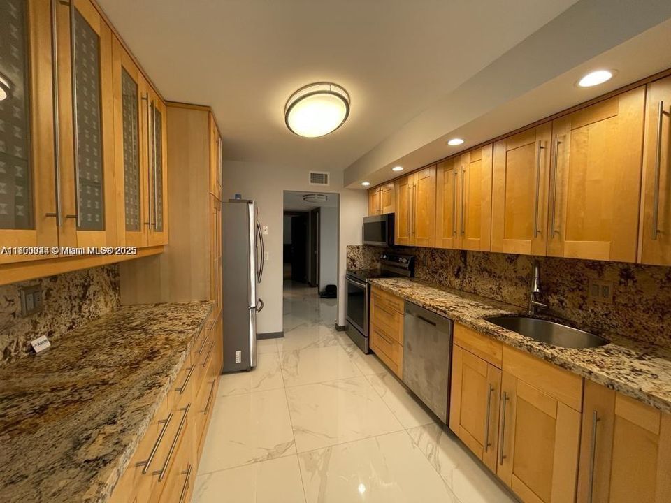 待售: $660,000 (2 贝兹, 2 浴室, 1360 平方英尺)