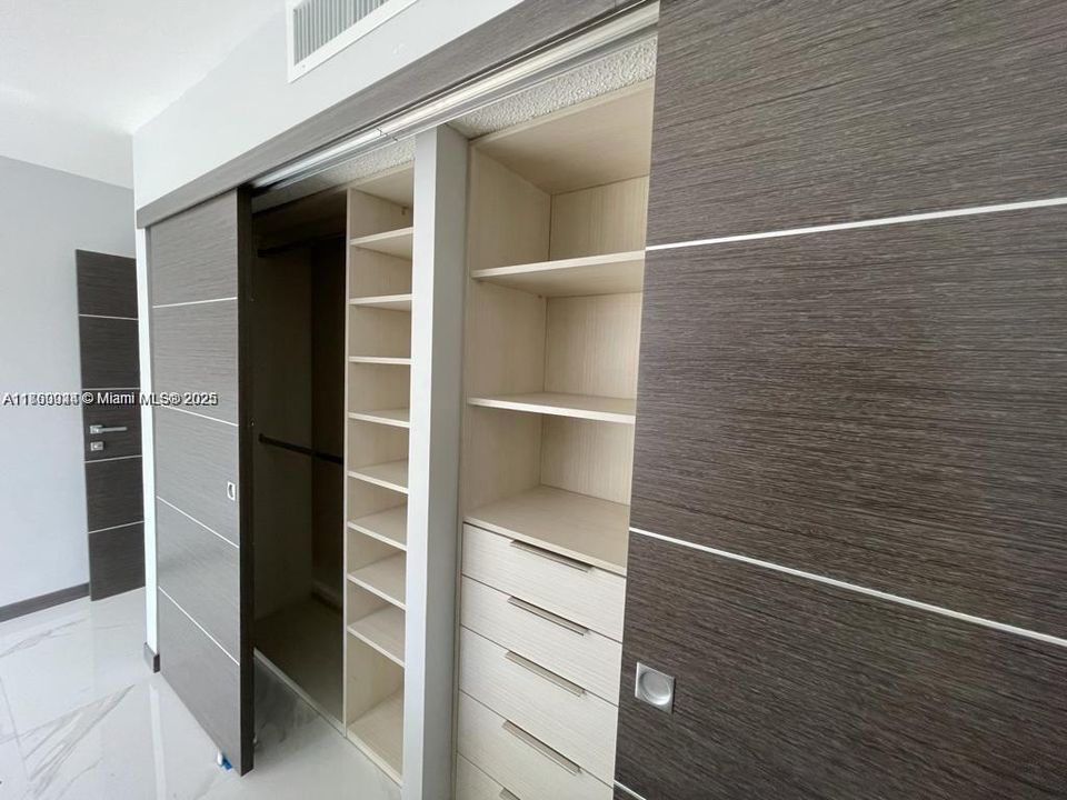 待售: $660,000 (2 贝兹, 2 浴室, 1360 平方英尺)