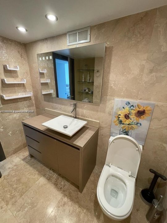 待售: $660,000 (2 贝兹, 2 浴室, 1360 平方英尺)