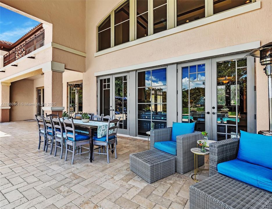 For Sale: $3,299,000 (5 beds, 4 baths, 5373 Square Feet)