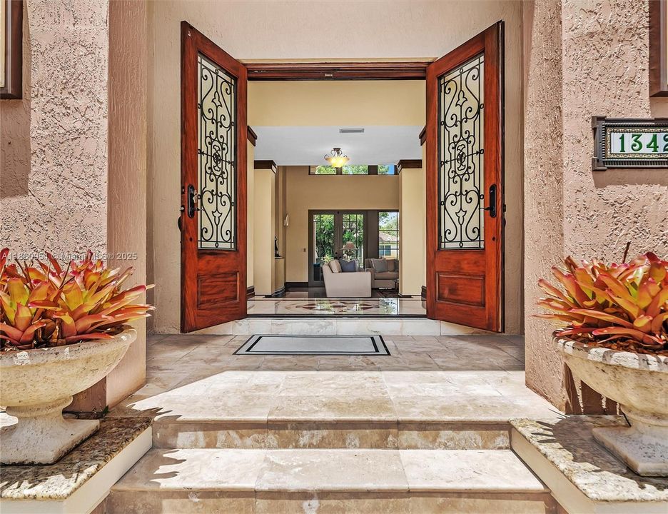 For Sale: $3,299,000 (5 beds, 4 baths, 5373 Square Feet)