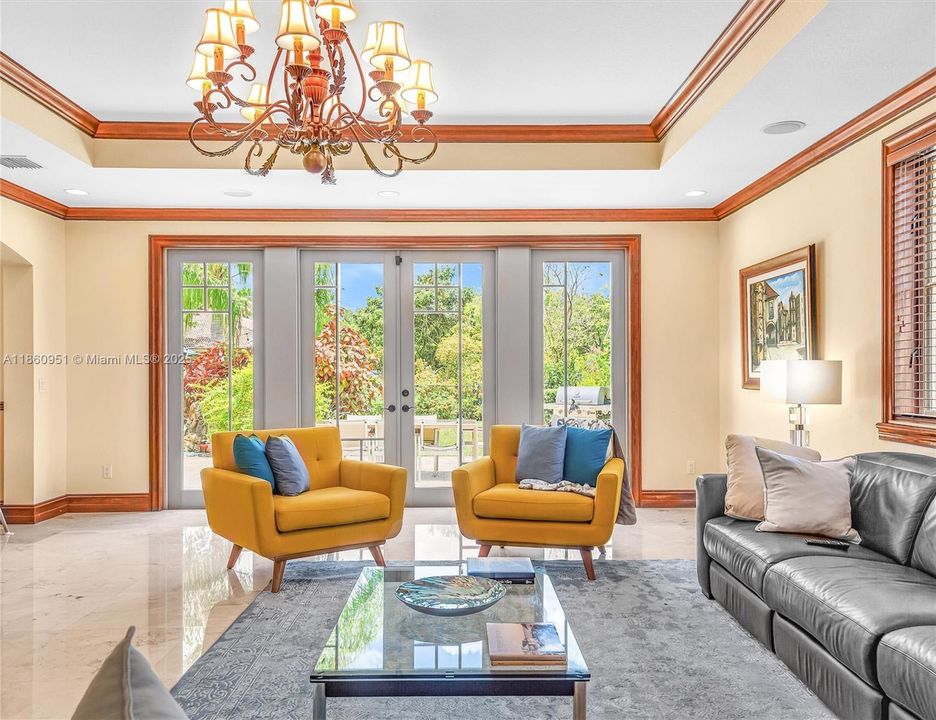 For Sale: $3,299,000 (5 beds, 4 baths, 5373 Square Feet)