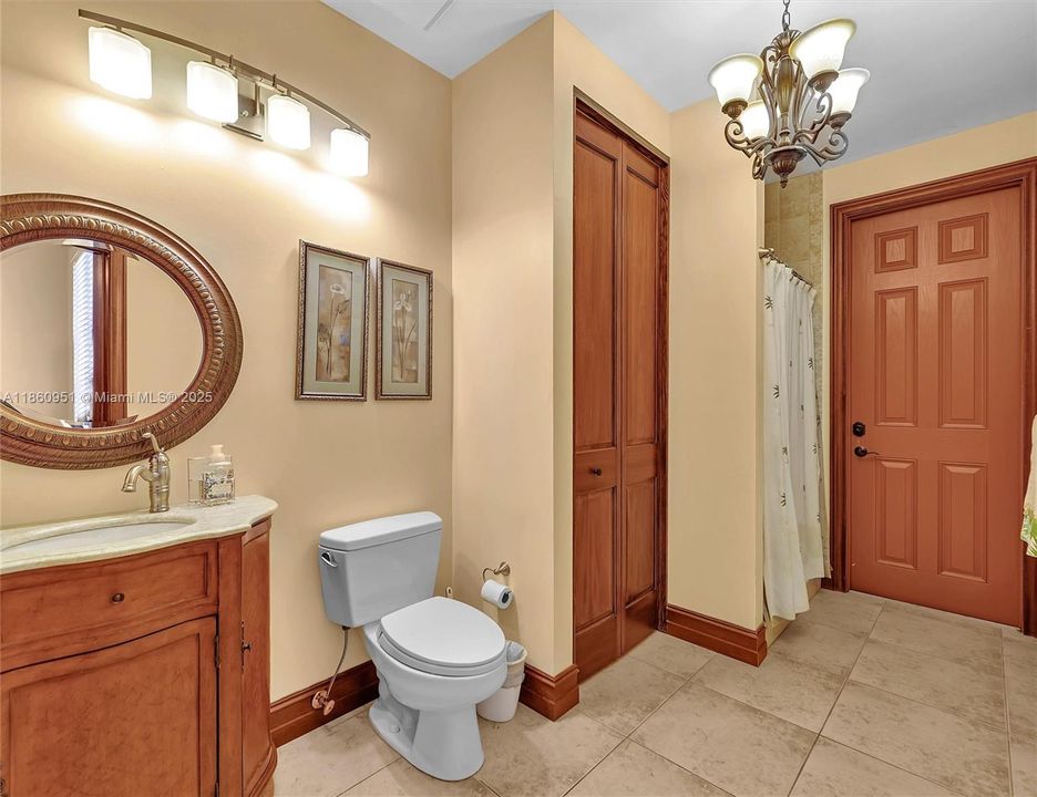 For Sale: $3,299,000 (5 beds, 4 baths, 5373 Square Feet)