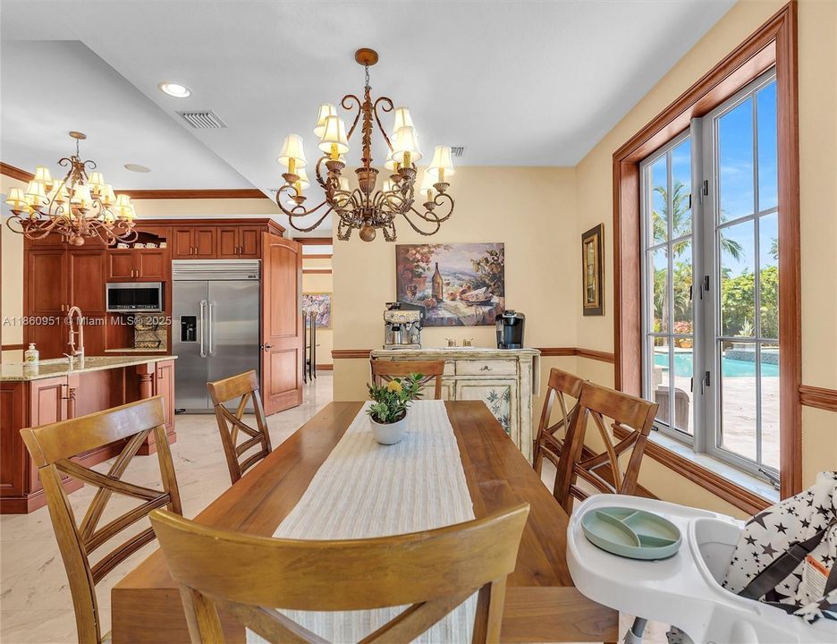 For Sale: $3,299,000 (5 beds, 4 baths, 5373 Square Feet)