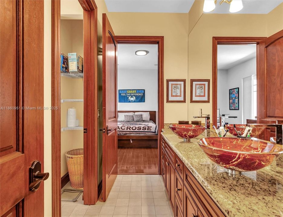 For Sale: $3,299,000 (5 beds, 4 baths, 5373 Square Feet)