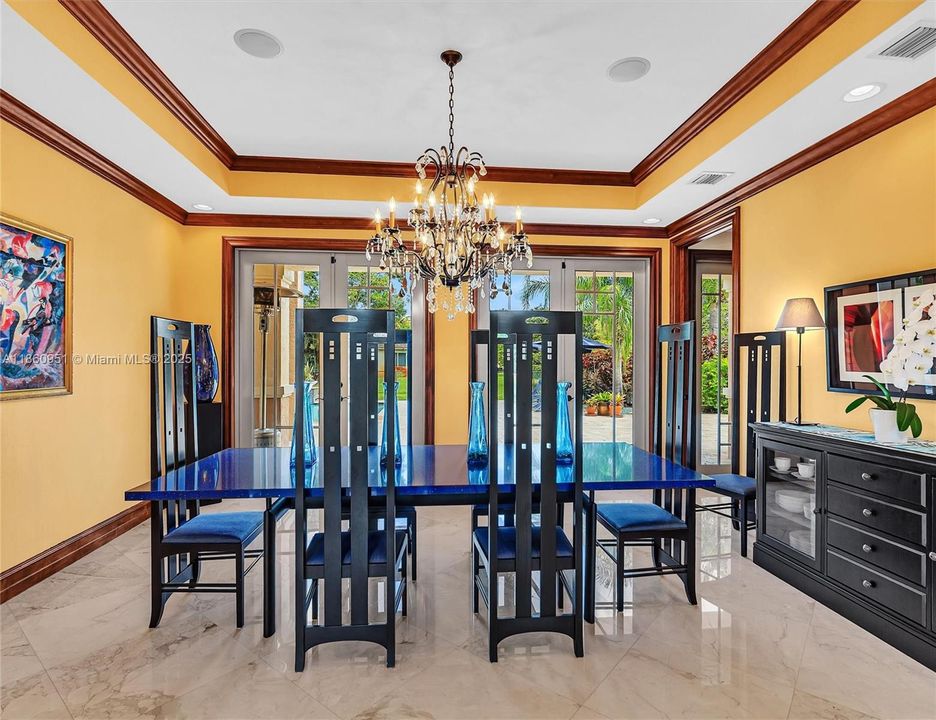 For Sale: $3,299,000 (5 beds, 4 baths, 5373 Square Feet)