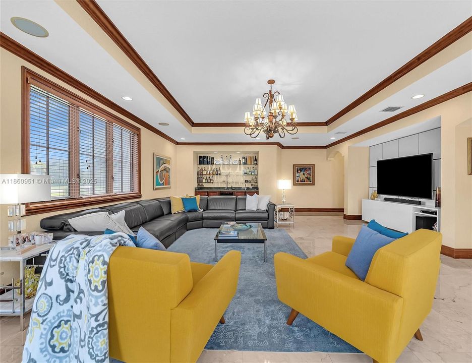 For Sale: $3,299,000 (5 beds, 4 baths, 5373 Square Feet)