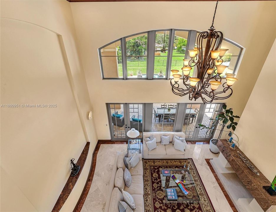 For Sale: $3,299,000 (5 beds, 4 baths, 5373 Square Feet)