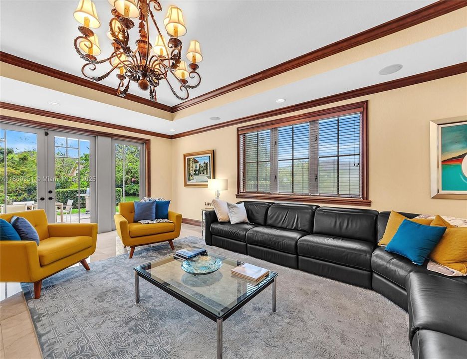 For Sale: $3,299,000 (5 beds, 4 baths, 5373 Square Feet)