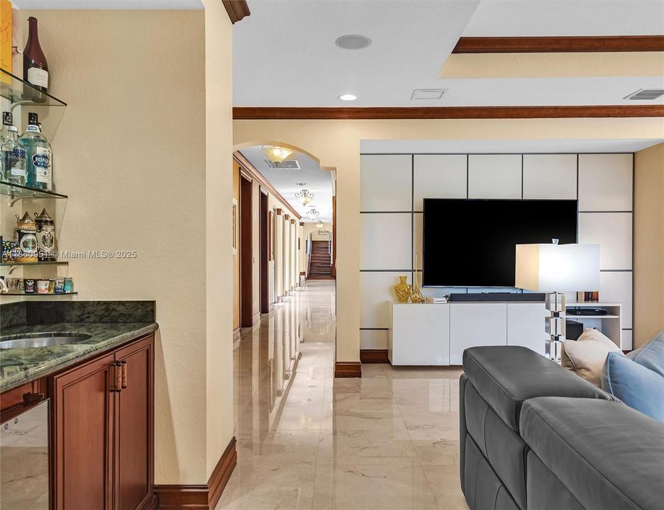 For Sale: $3,299,000 (5 beds, 4 baths, 5373 Square Feet)