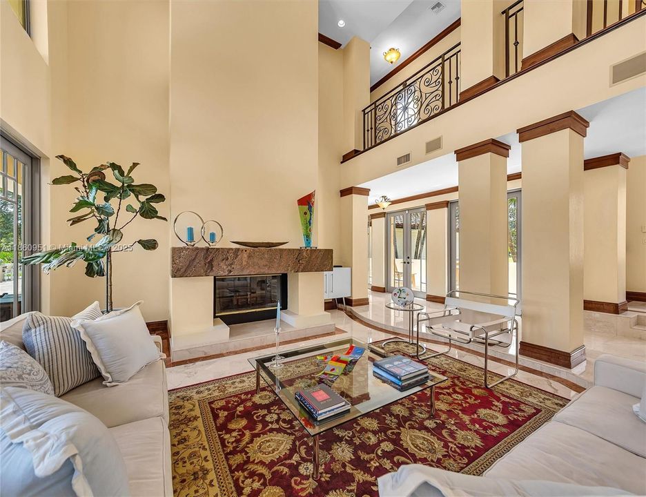 For Sale: $3,299,000 (5 beds, 4 baths, 5373 Square Feet)