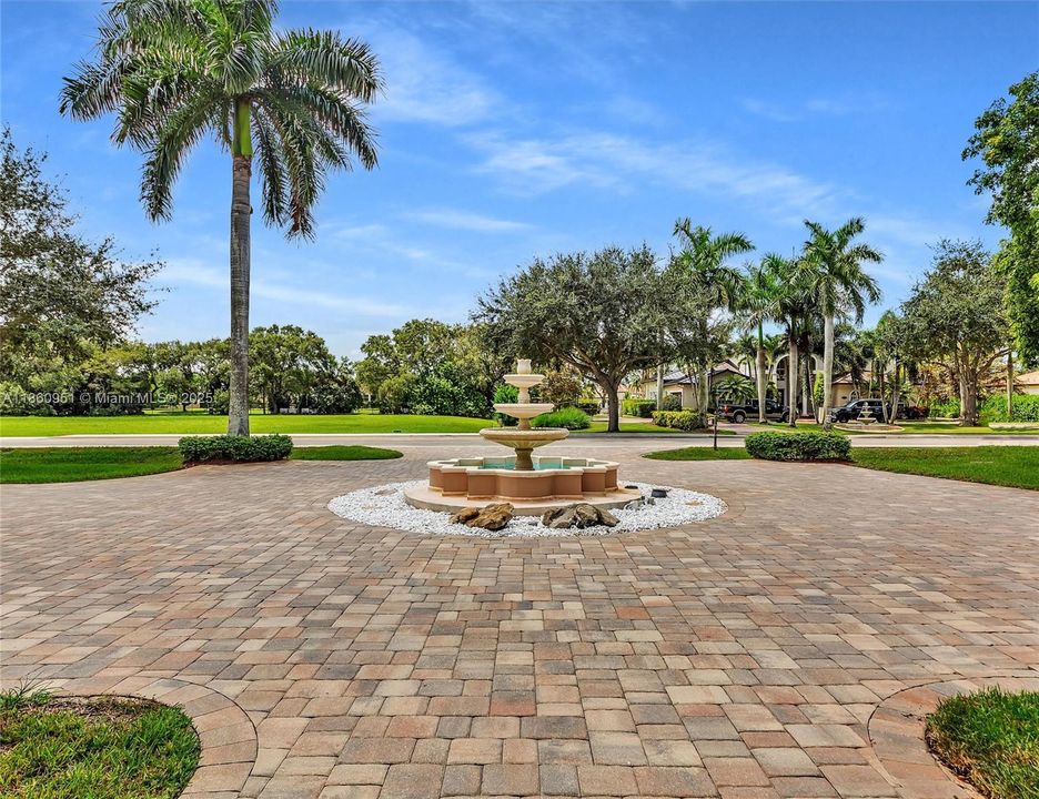 For Sale: $3,299,000 (5 beds, 4 baths, 5373 Square Feet)