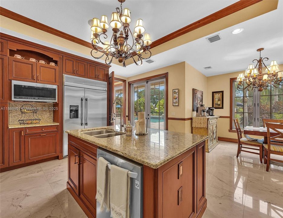 For Sale: $3,299,000 (5 beds, 4 baths, 5373 Square Feet)