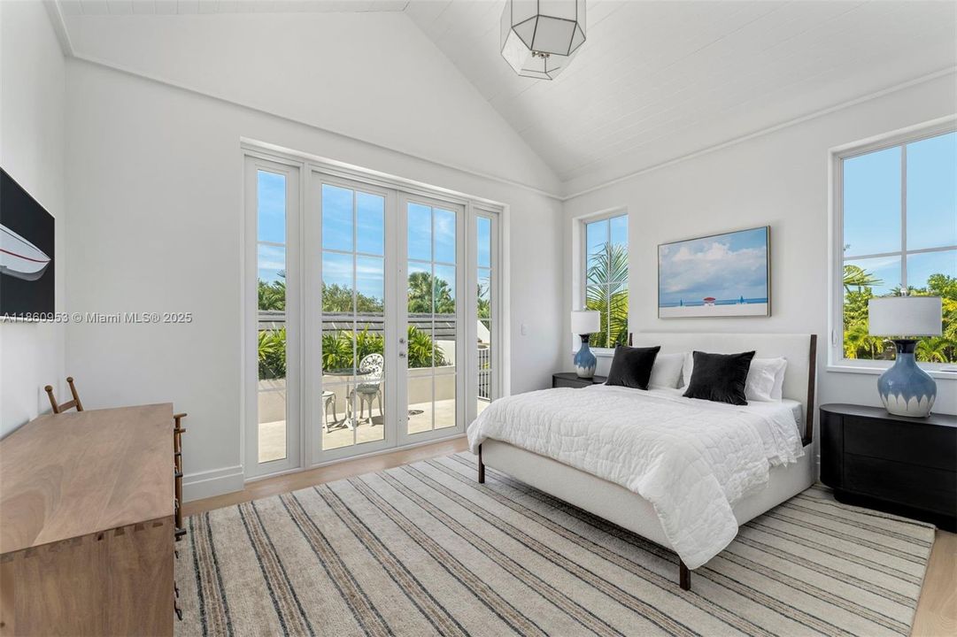 Недавно продано: $6,495,000 (5 спален, 5 ванн, 3525 Квадратных фут)