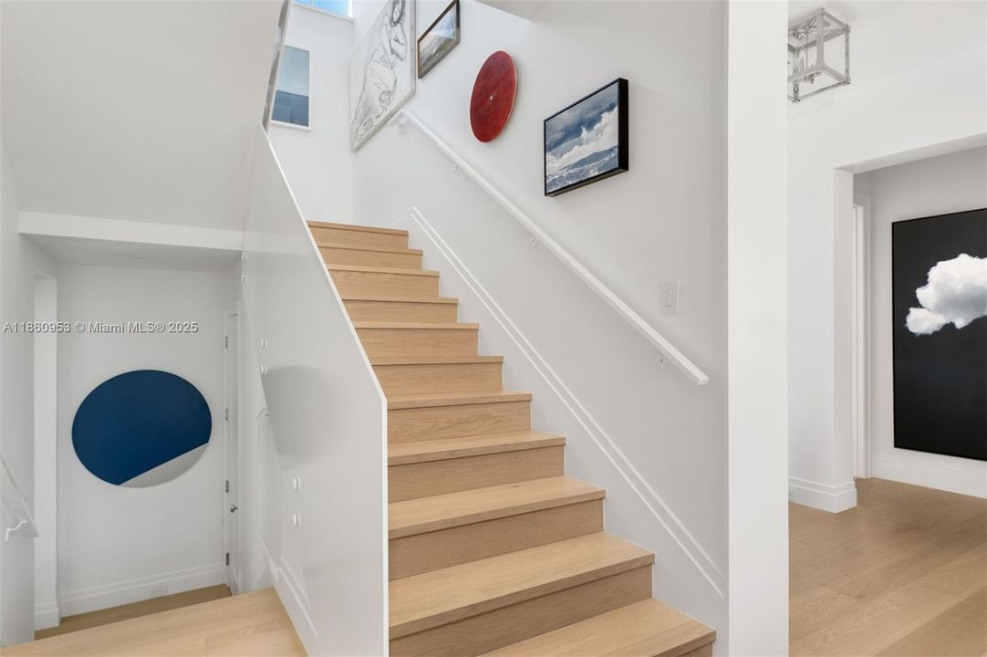 Недавно продано: $6,495,000 (5 спален, 5 ванн, 3525 Квадратных фут)