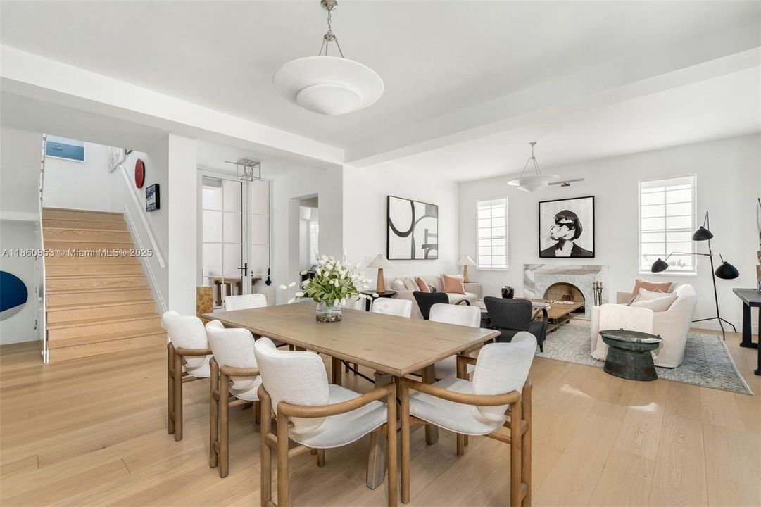 Недавно продано: $6,495,000 (5 спален, 5 ванн, 3525 Квадратных фут)