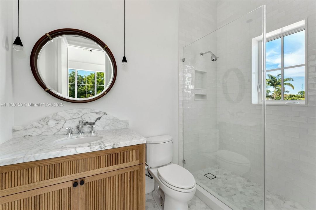 Недавно продано: $6,495,000 (5 спален, 5 ванн, 3525 Квадратных фут)