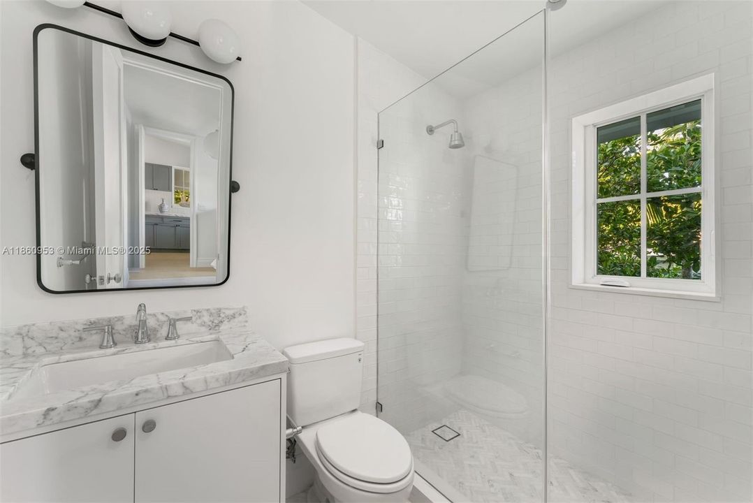 Недавно продано: $6,495,000 (5 спален, 5 ванн, 3525 Квадратных фут)