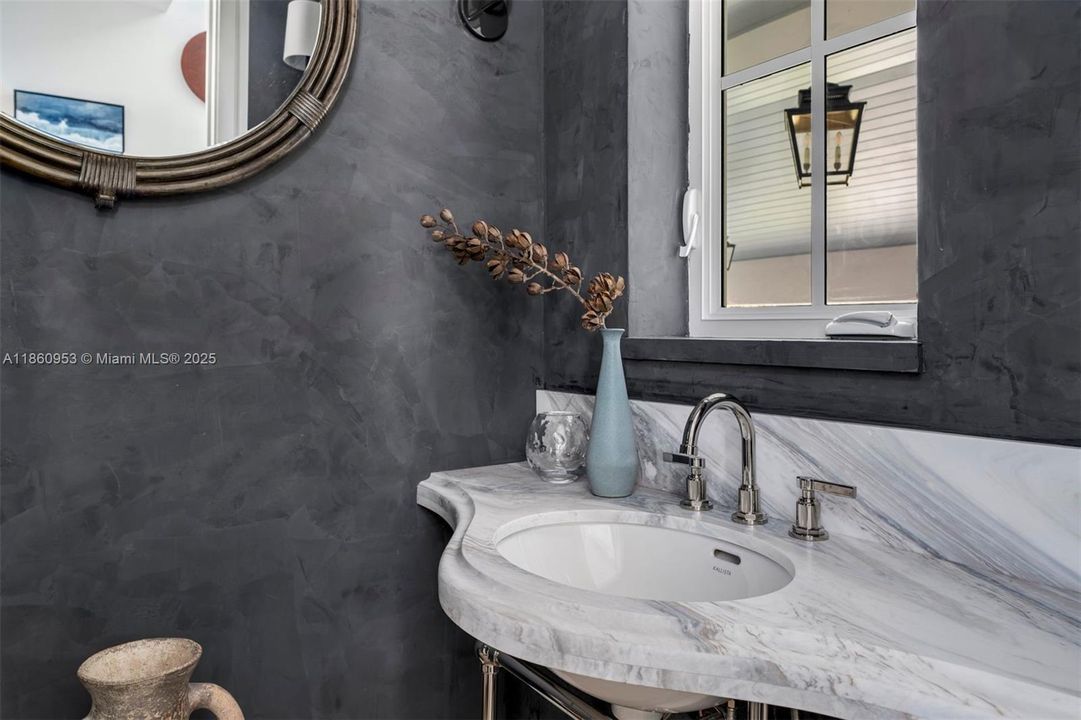 Недавно продано: $6,495,000 (5 спален, 5 ванн, 3525 Квадратных фут)