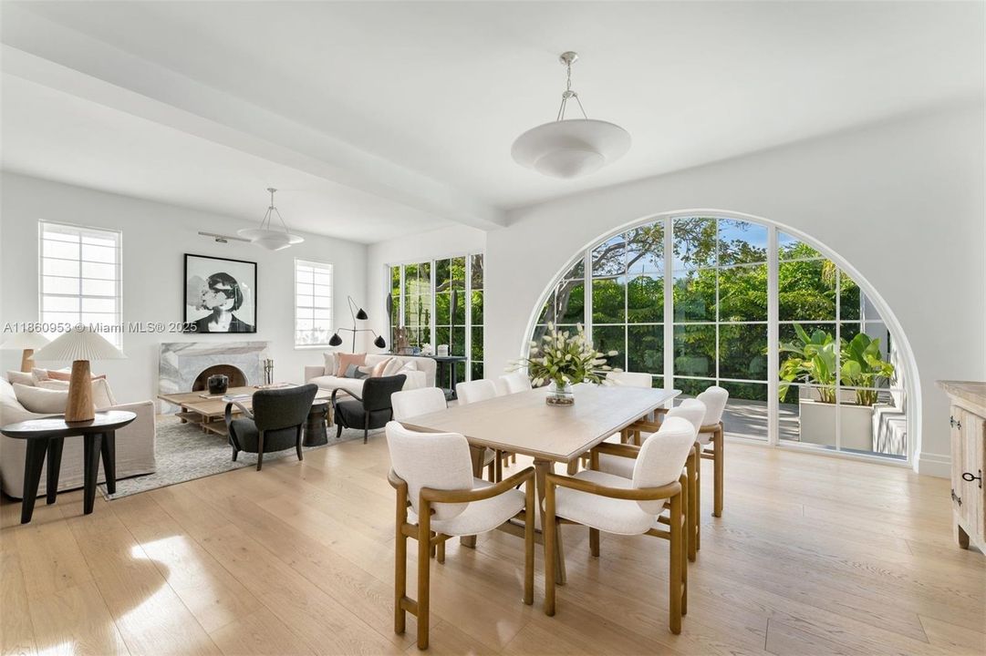 Недавно продано: $6,495,000 (5 спален, 5 ванн, 3525 Квадратных фут)