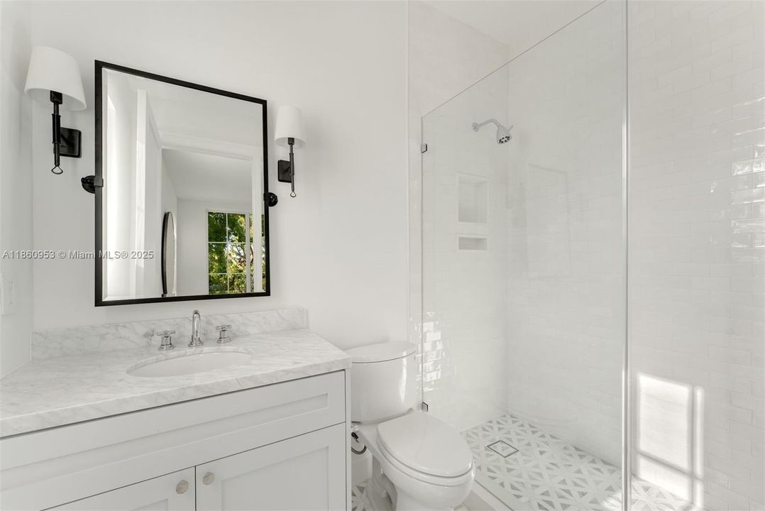 Недавно продано: $6,495,000 (5 спален, 5 ванн, 3525 Квадратных фут)