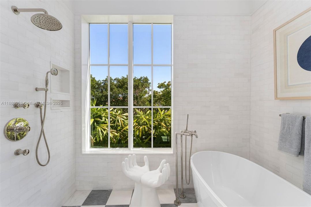 Недавно продано: $6,495,000 (5 спален, 5 ванн, 3525 Квадратных фут)