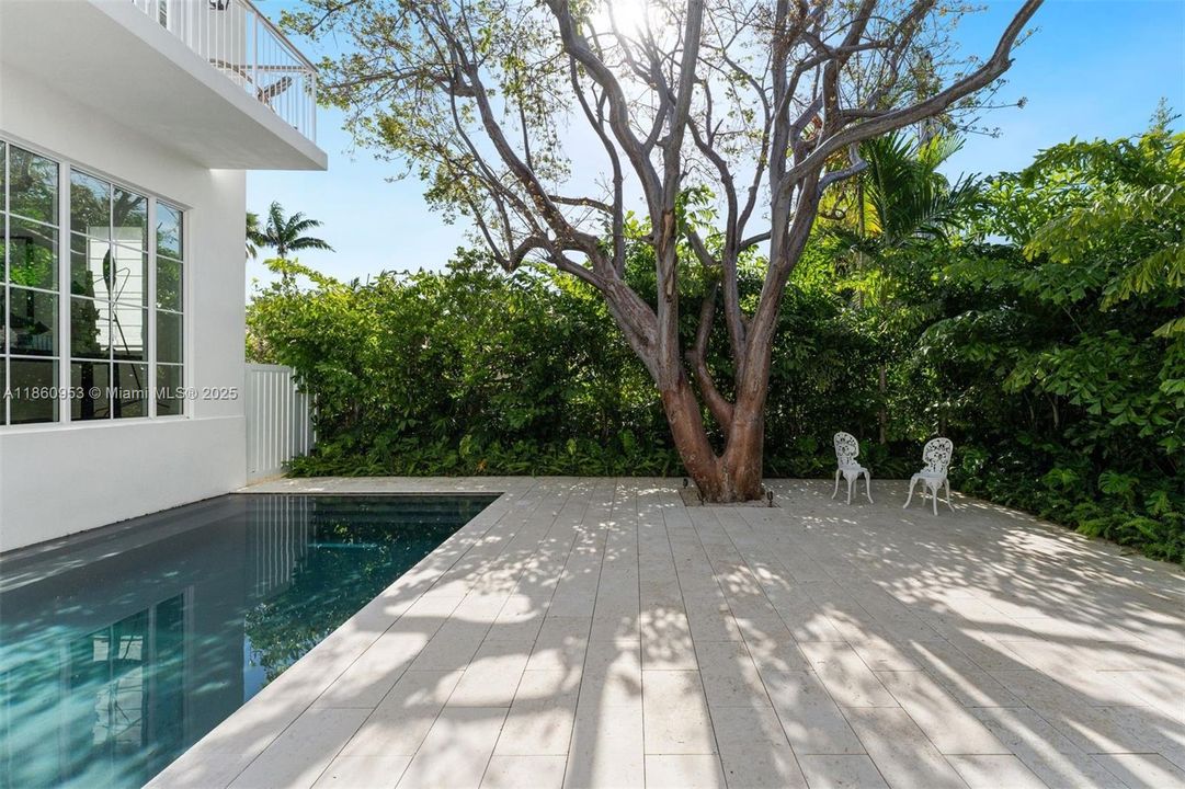 Недавно продано: $6,495,000 (5 спален, 5 ванн, 3525 Квадратных фут)