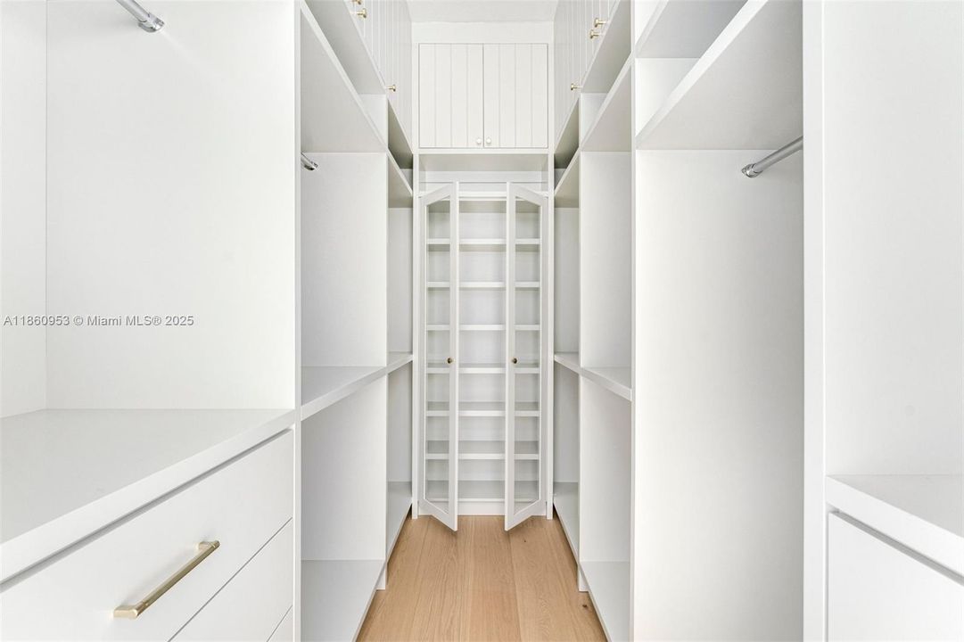 Недавно продано: $6,495,000 (5 спален, 5 ванн, 3525 Квадратных фут)