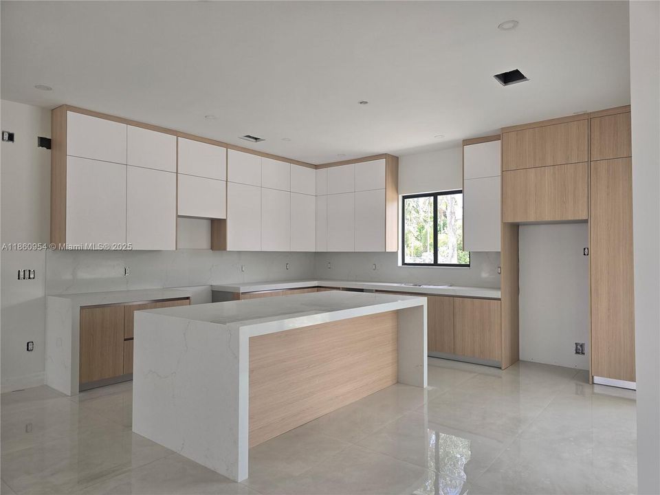 На продажу: $875,000 (4 спален, 3 ванн, 3155 Квадратных фут)