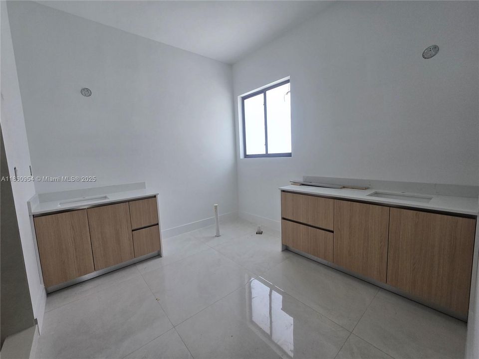 На продажу: $875,000 (4 спален, 3 ванн, 3155 Квадратных фут)