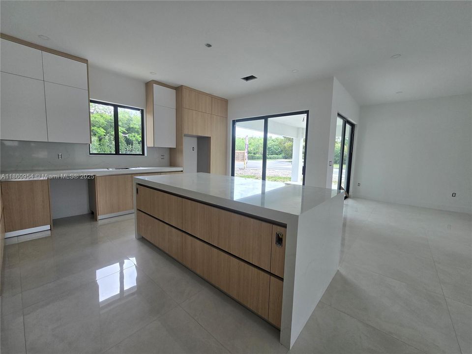На продажу: $875,000 (4 спален, 3 ванн, 3155 Квадратных фут)