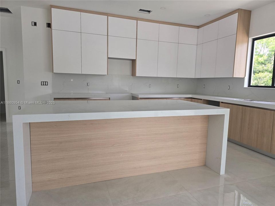 На продажу: $875,000 (4 спален, 3 ванн, 3155 Квадратных фут)