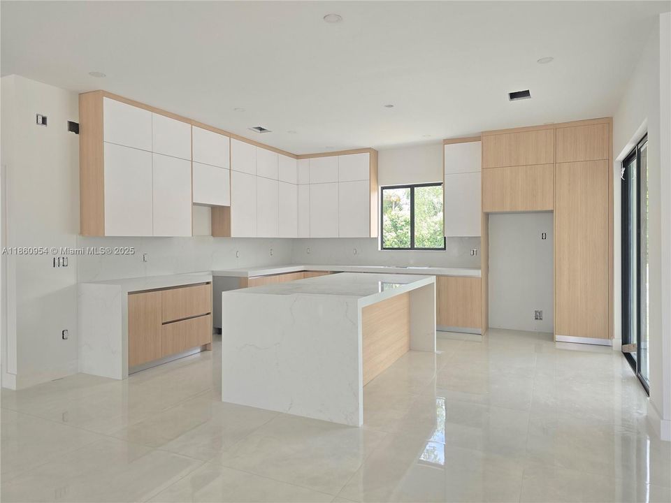На продажу: $875,000 (4 спален, 3 ванн, 3155 Квадратных фут)