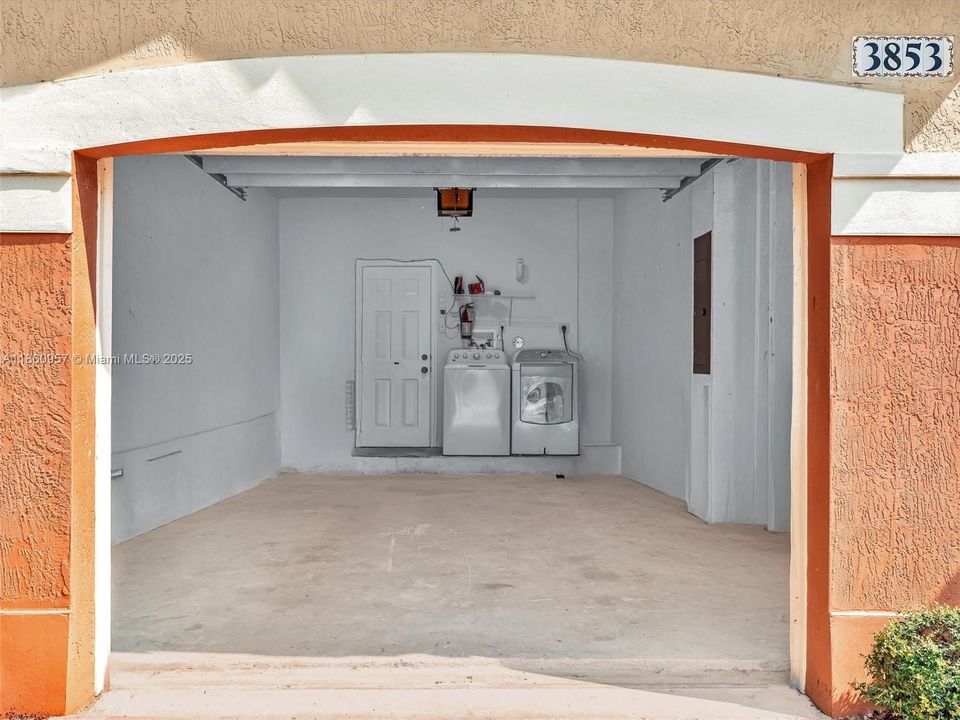 Activo con contrato: $459,900 (2 camas, 2 baños, 1155 Pies cuadrados)