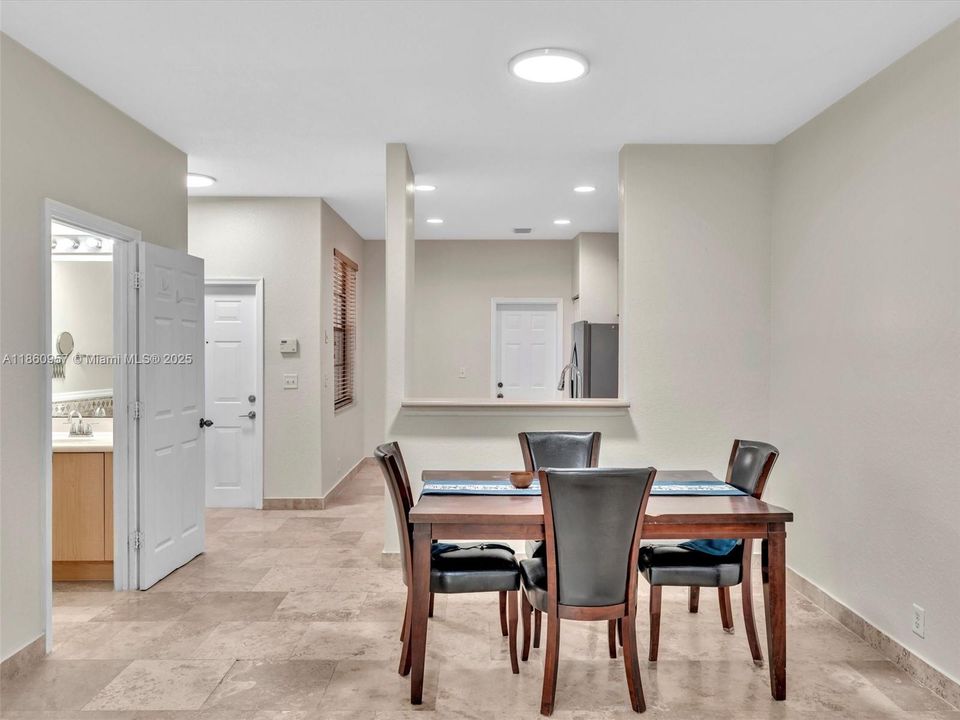 Activo con contrato: $459,900 (2 camas, 2 baños, 1155 Pies cuadrados)