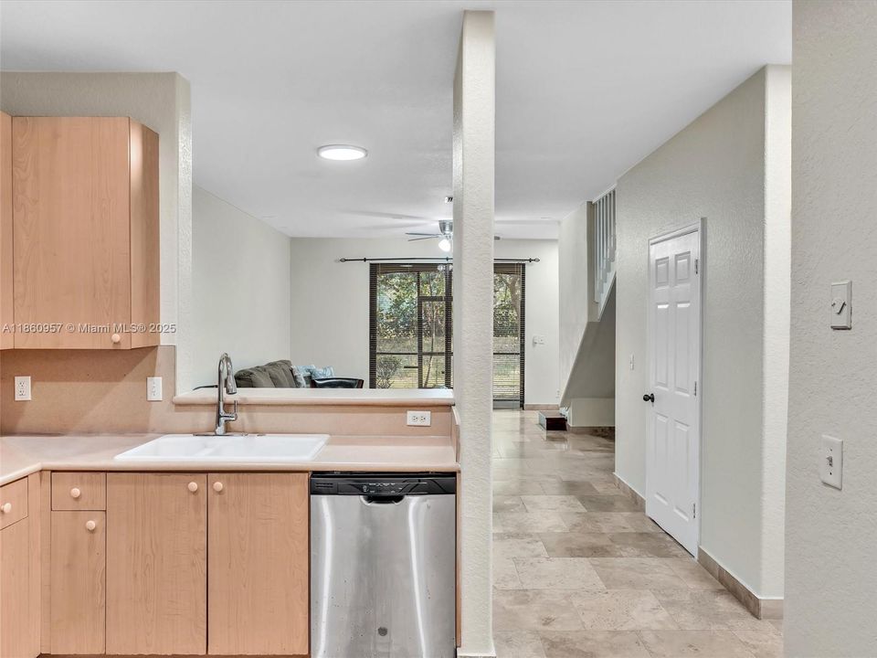 Activo con contrato: $459,900 (2 camas, 2 baños, 1155 Pies cuadrados)