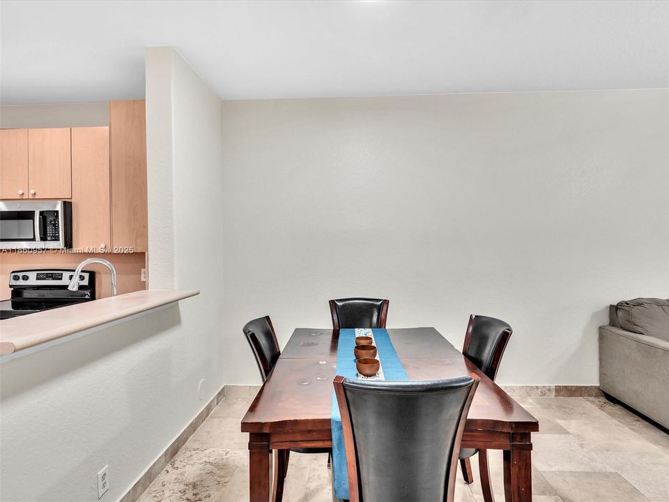 Activo con contrato: $459,900 (2 camas, 2 baños, 1155 Pies cuadrados)