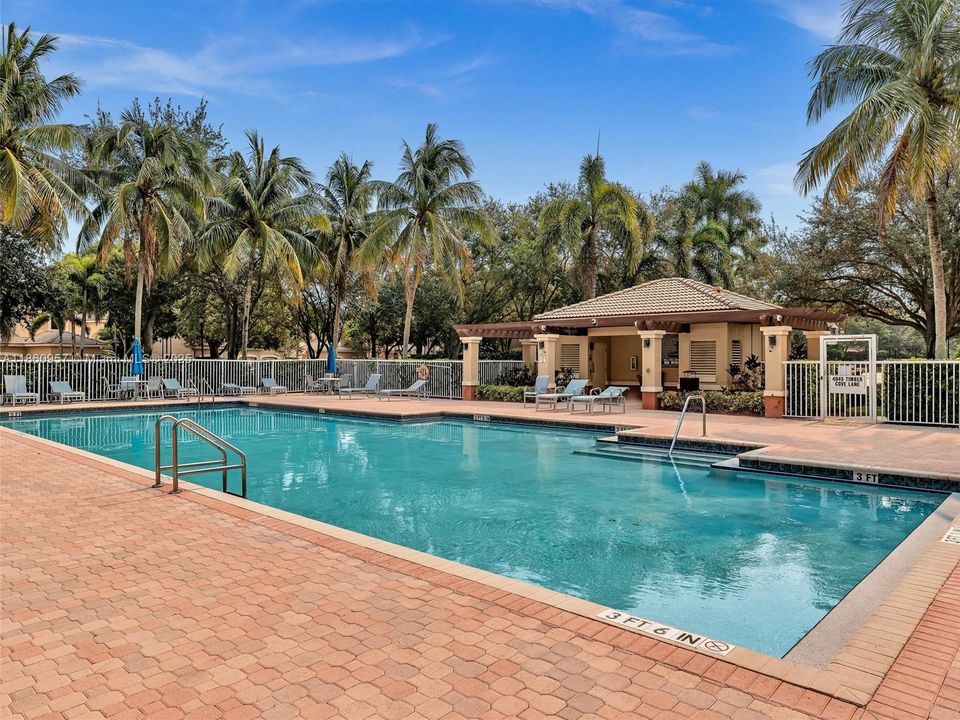 Activo con contrato: $459,900 (2 camas, 2 baños, 1155 Pies cuadrados)