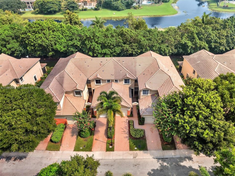 Activo con contrato: $459,900 (2 camas, 2 baños, 1155 Pies cuadrados)