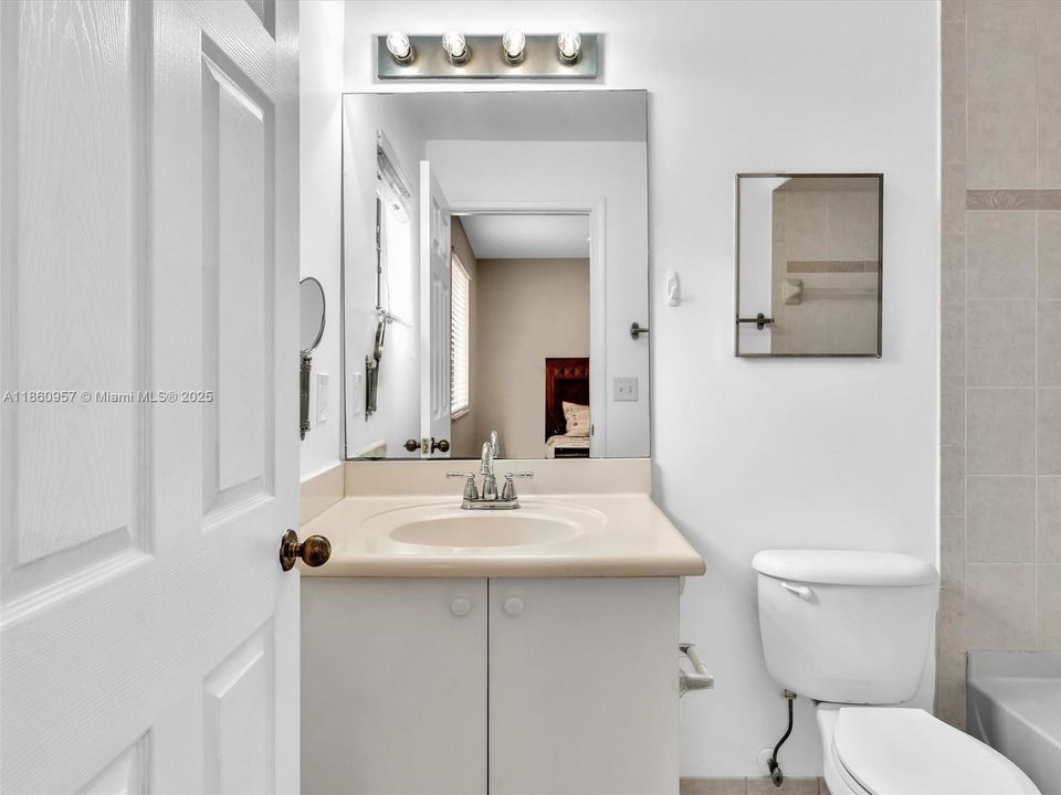 Activo con contrato: $459,900 (2 camas, 2 baños, 1155 Pies cuadrados)