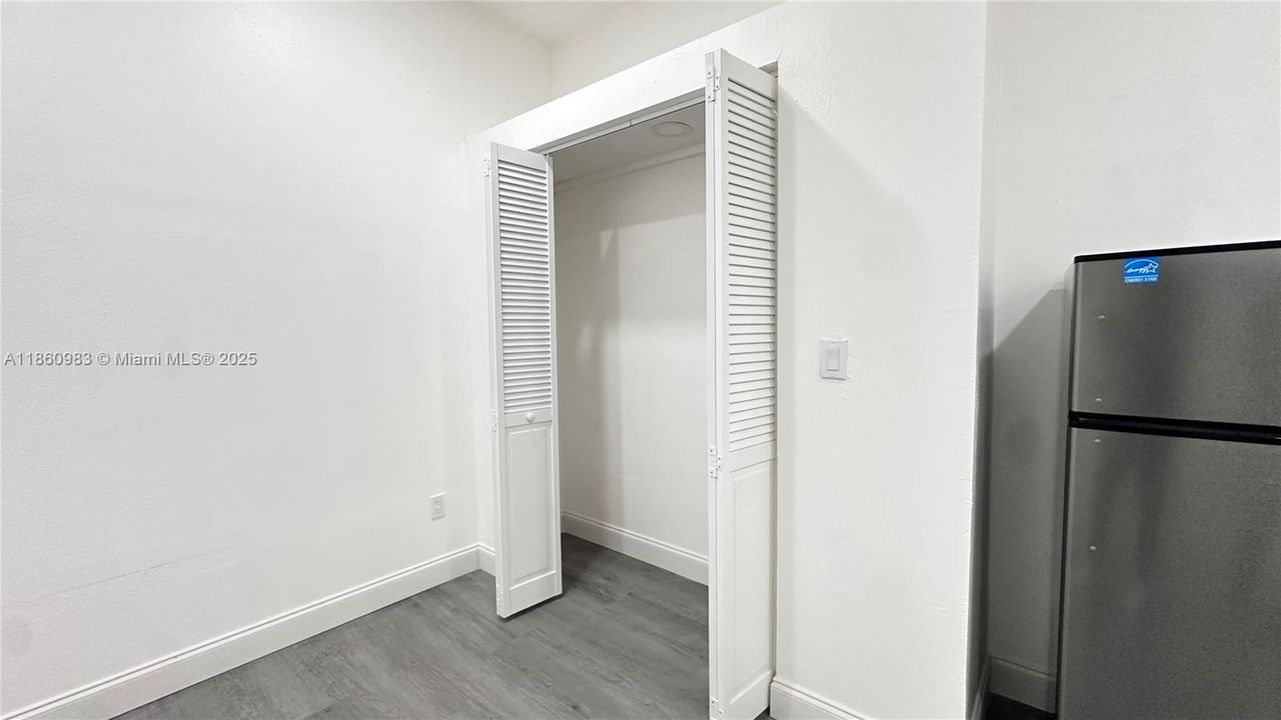 В аренду: $1,050 (1 спален, 1 ванн, 2598 Квадратных фут)