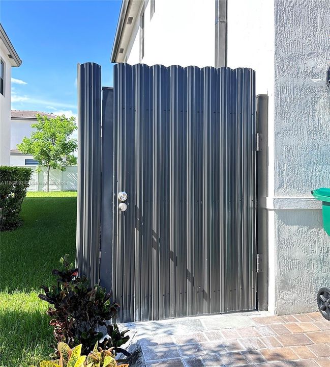 В аренду: $1,050 (1 спален, 1 ванн, 2598 Квадратных фут)