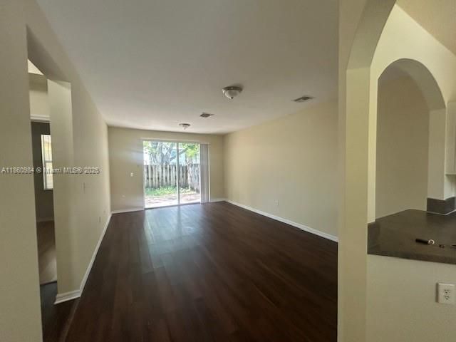 Active With Contract: $2,200 (3 beds, 3 baths, 1378 Square Feet)