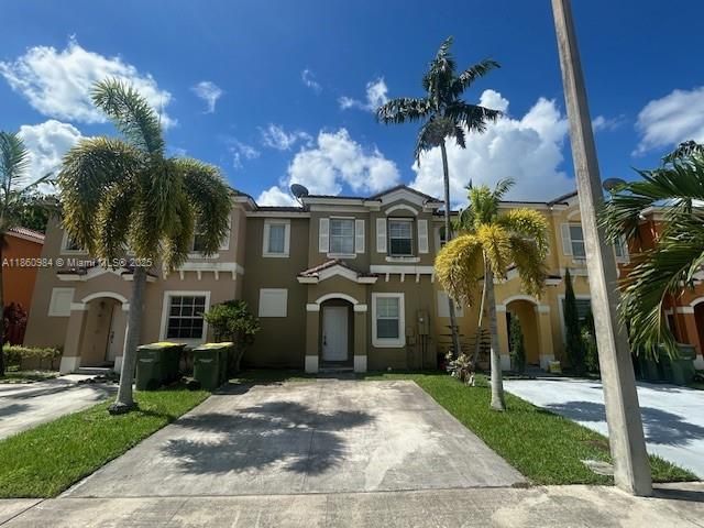 Active With Contract: $2,200 (3 beds, 3 baths, 1378 Square Feet)