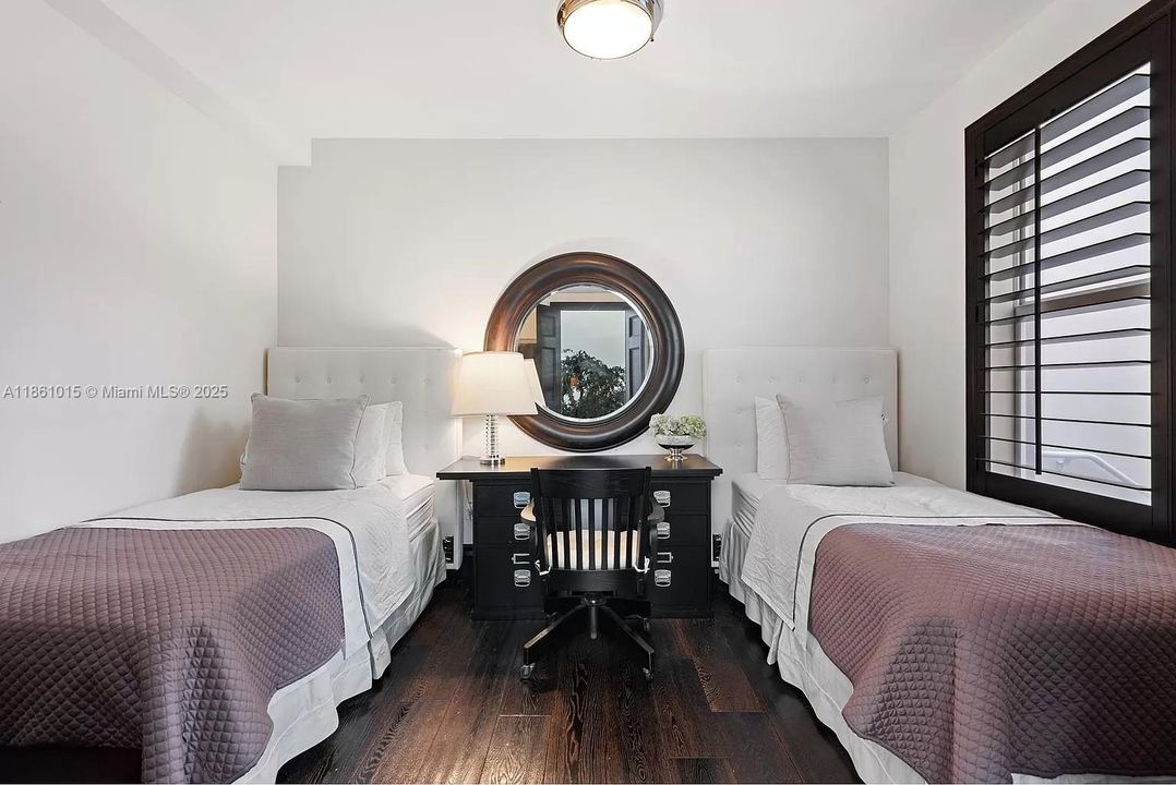 Activo con contrato: $20,000 (4 camas, 4 baños, 3994 Pies cuadrados)